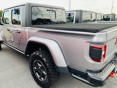 2020 Jeep Gladiator JT Bed Spear Graphics 2020 Jeep Gladiator JT Bed Spear Graphics