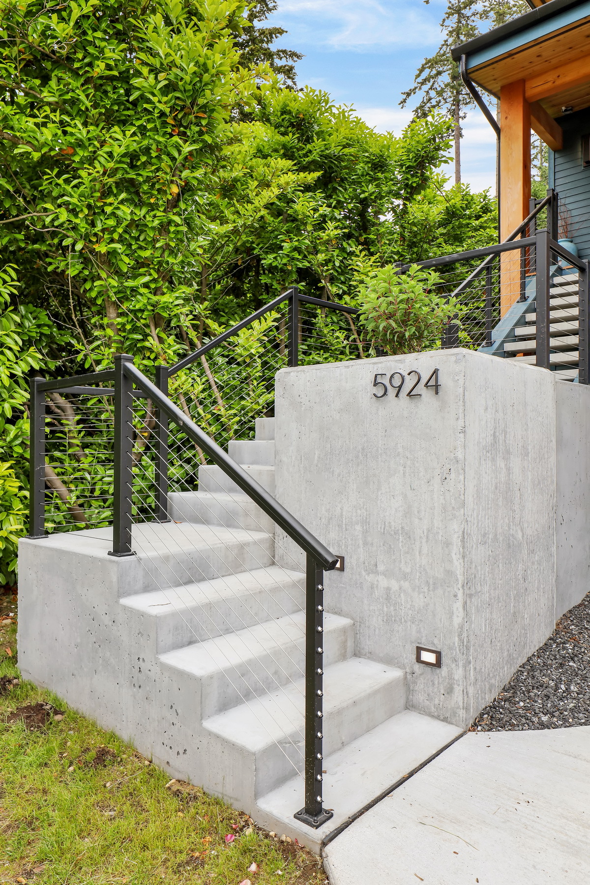 Contemporary 204