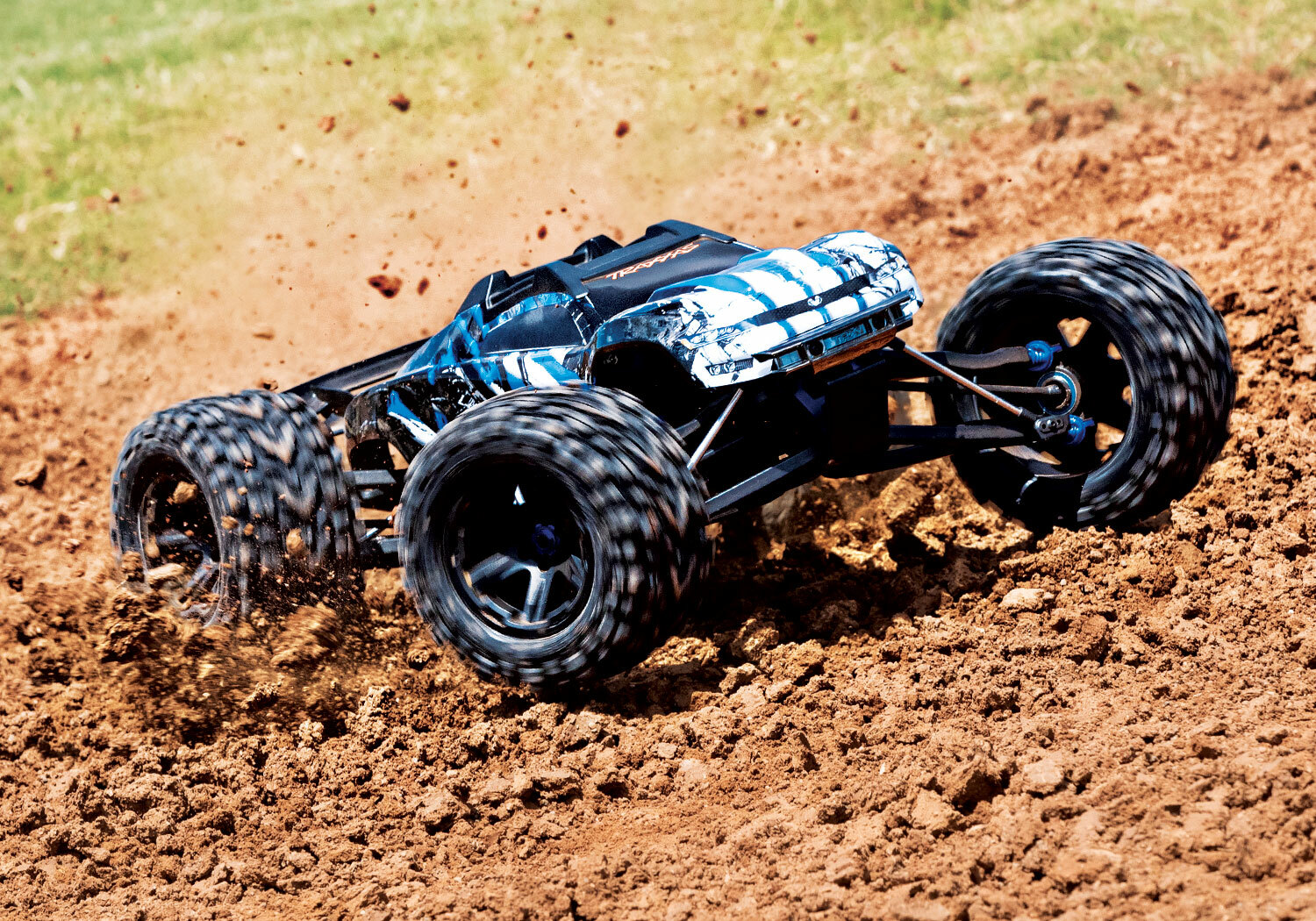 Traxxas E Revo 2.0 4WD Brushless Electric Racing Monster Truck (VXL-6S/TQi/No Batt/No Chg) Traxxas E Revo 2.0 4WD Brushless Electric Racing Monster Truck (VXL-6S/TQi/No Batt/No Chg)