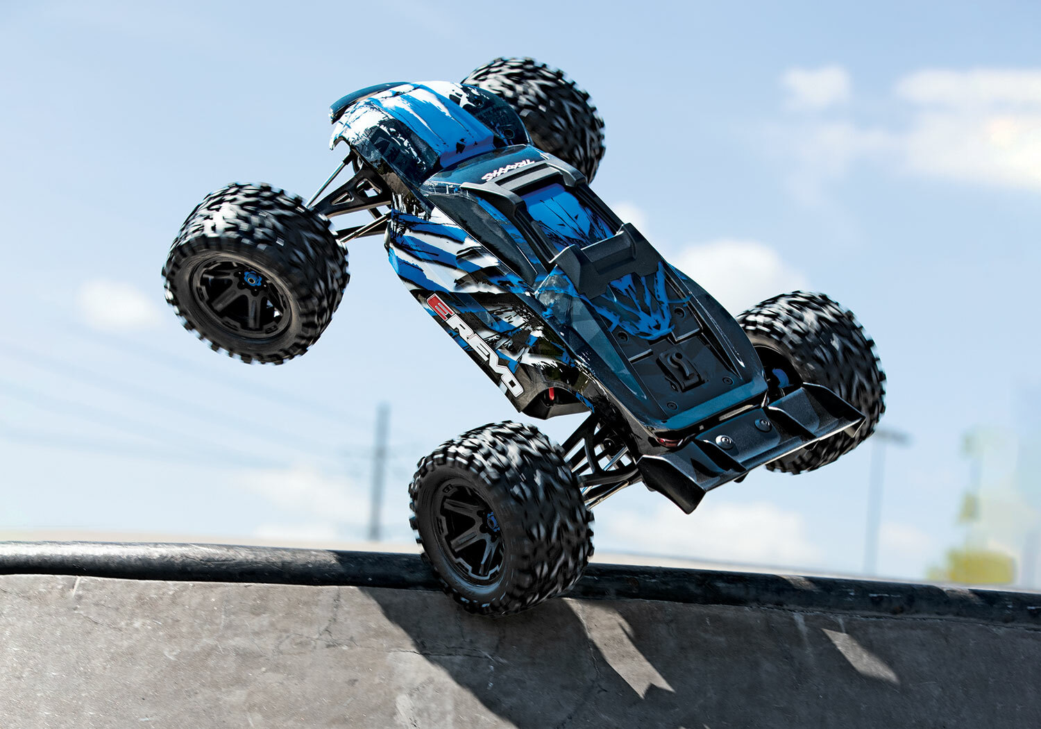 Traxxas E Revo 2.0 4WD Brushless Electric Racing Monster Truck (VXL-6S/TQi/No Batt/No Chg) Traxxas E Revo 2.0 4WD Brushless Electric Racing Monster Truck (VXL-6S/TQi/No Batt/No Chg)