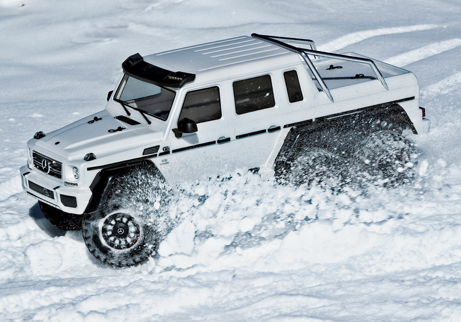 Traxxas TRX-6 Mercedes-Benz G 63 AMG 6x6 (XL-5HV, TQi, LED Lights) (No Battery or Charger) - Special Edition Traxxas TRX-6 Mercedes-Benz G 63 AMG 6x6 (XL-5HV, TQi, LED Lights) (No Battery or Charger) - Special Edition