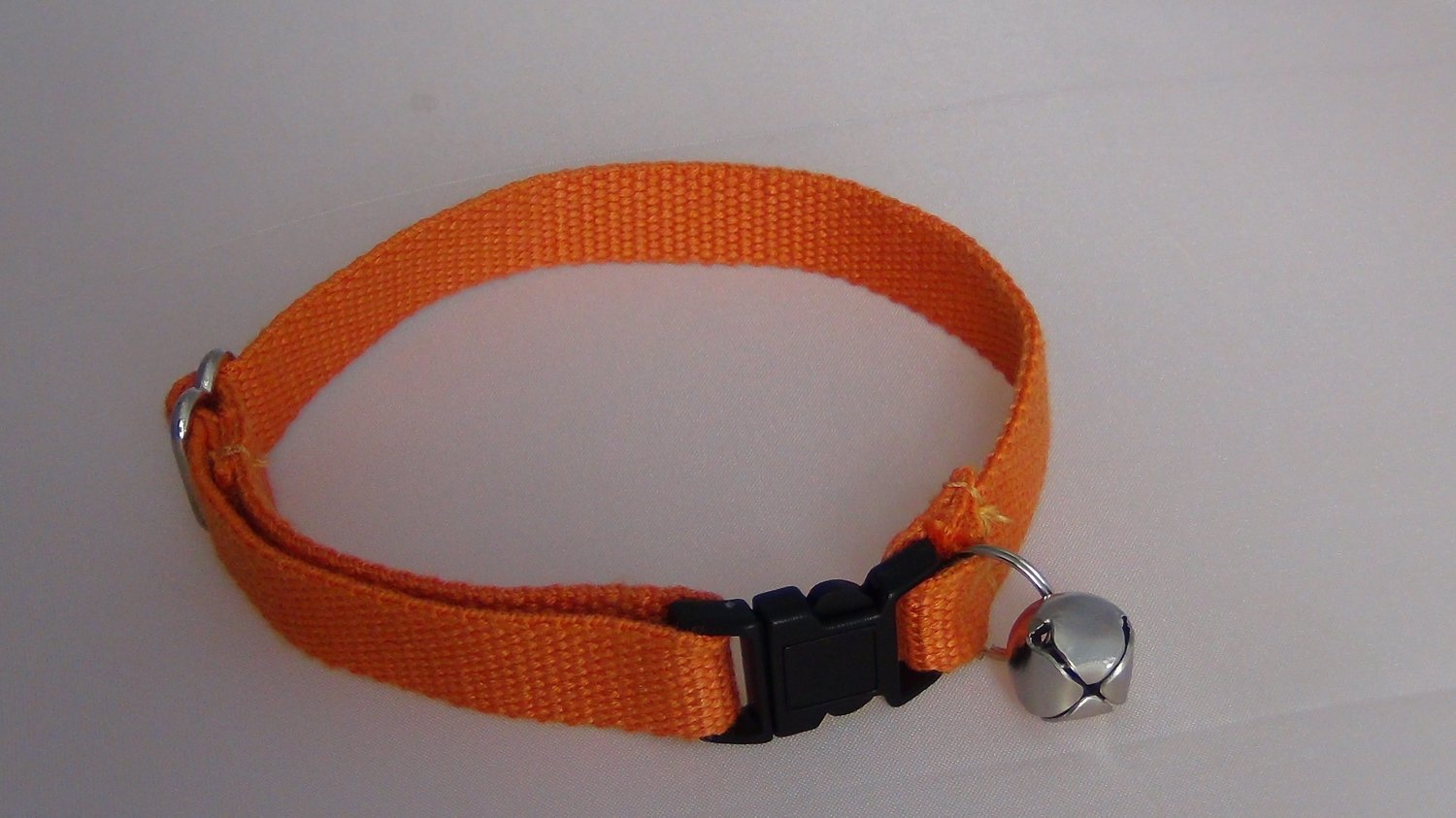Eco Friendly Bamboo Cat Collar - Falling Leaves Eco Friendly Bamboo Cat Collar - Falling Leaves