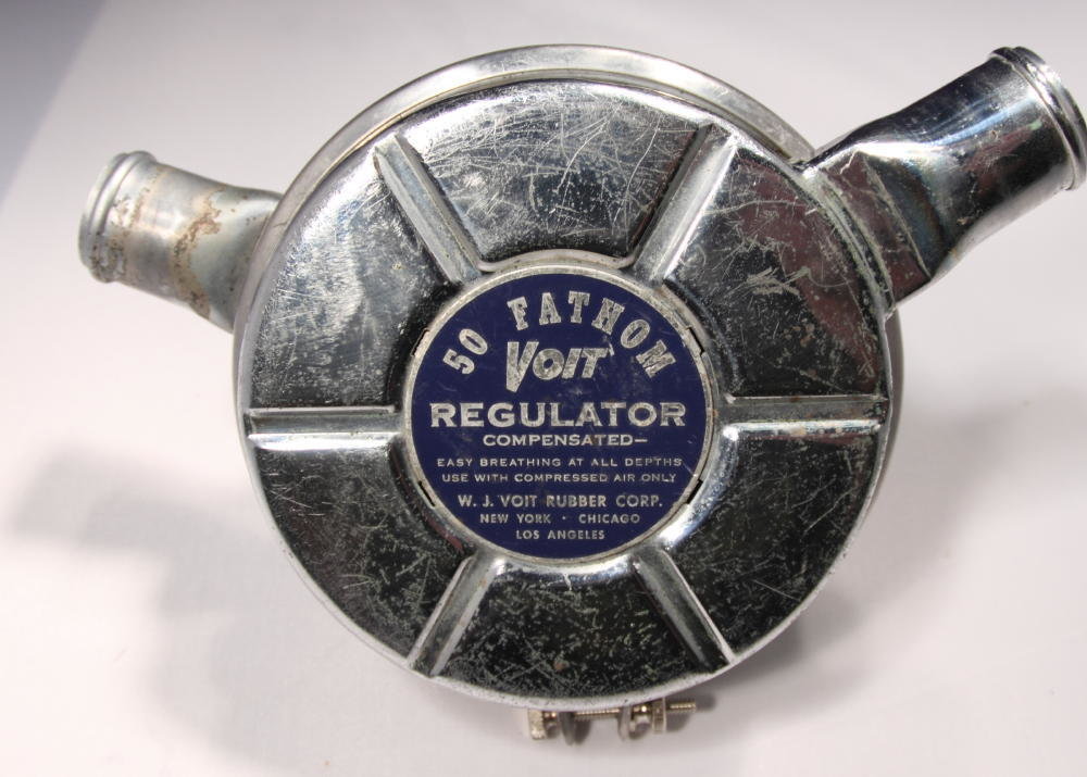 VOIT 50 Fathom "Chrome" Double Hose Regulator