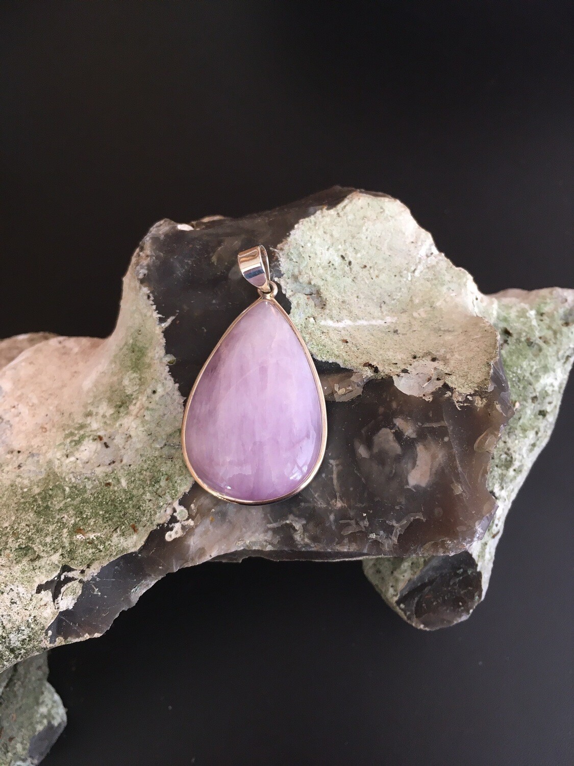 Pendentif en kunzite Pendentif en kunzite