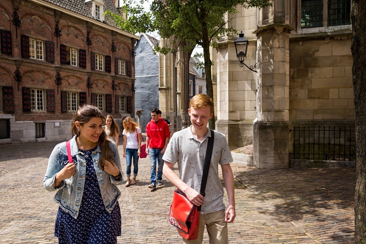 Philosophy, Politics and Society (Radboud - Lisans) Philosophy, Politics and Society (Radboud - Lisans)