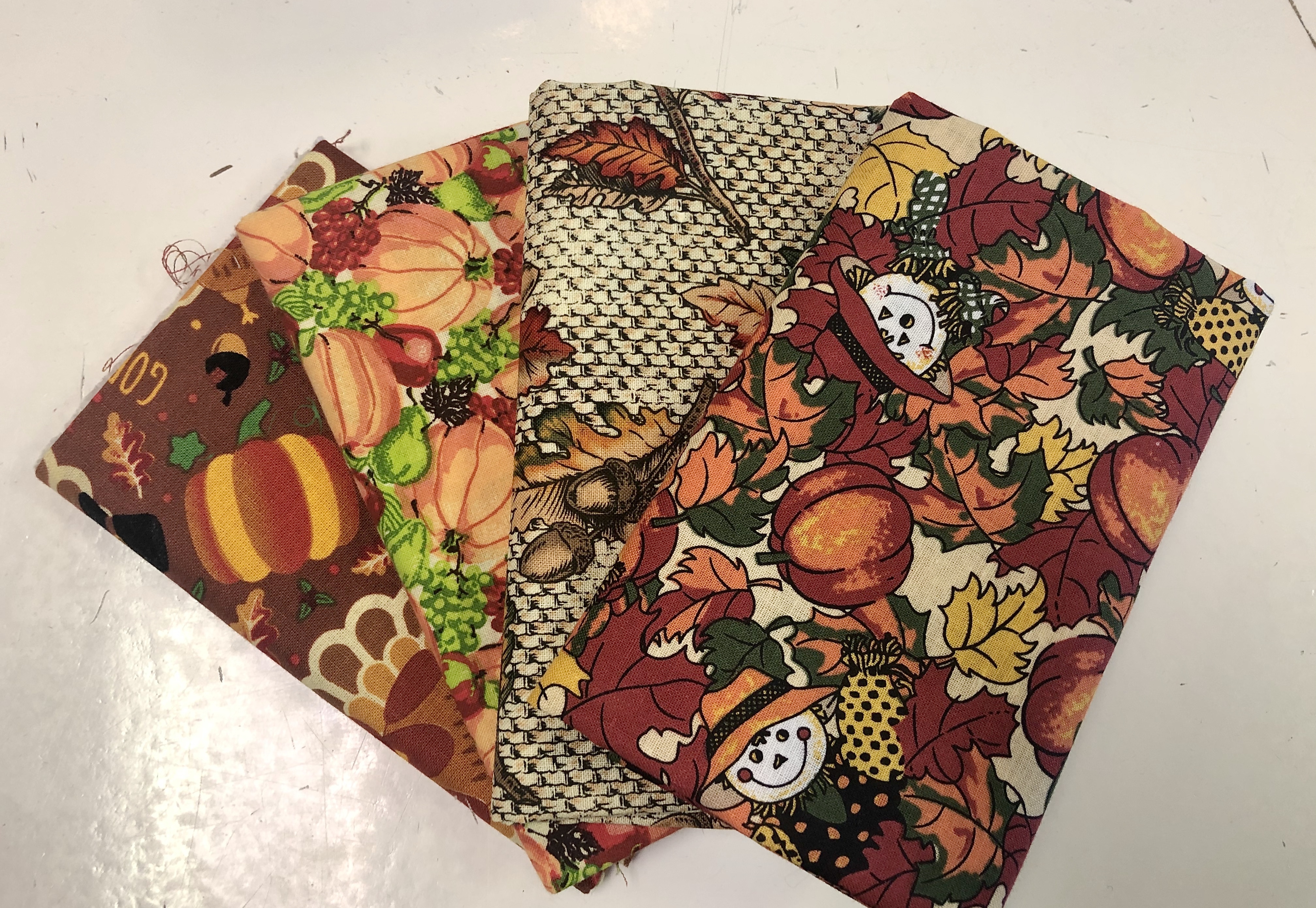 Fall Themed Fat Quarter Bundle 55570