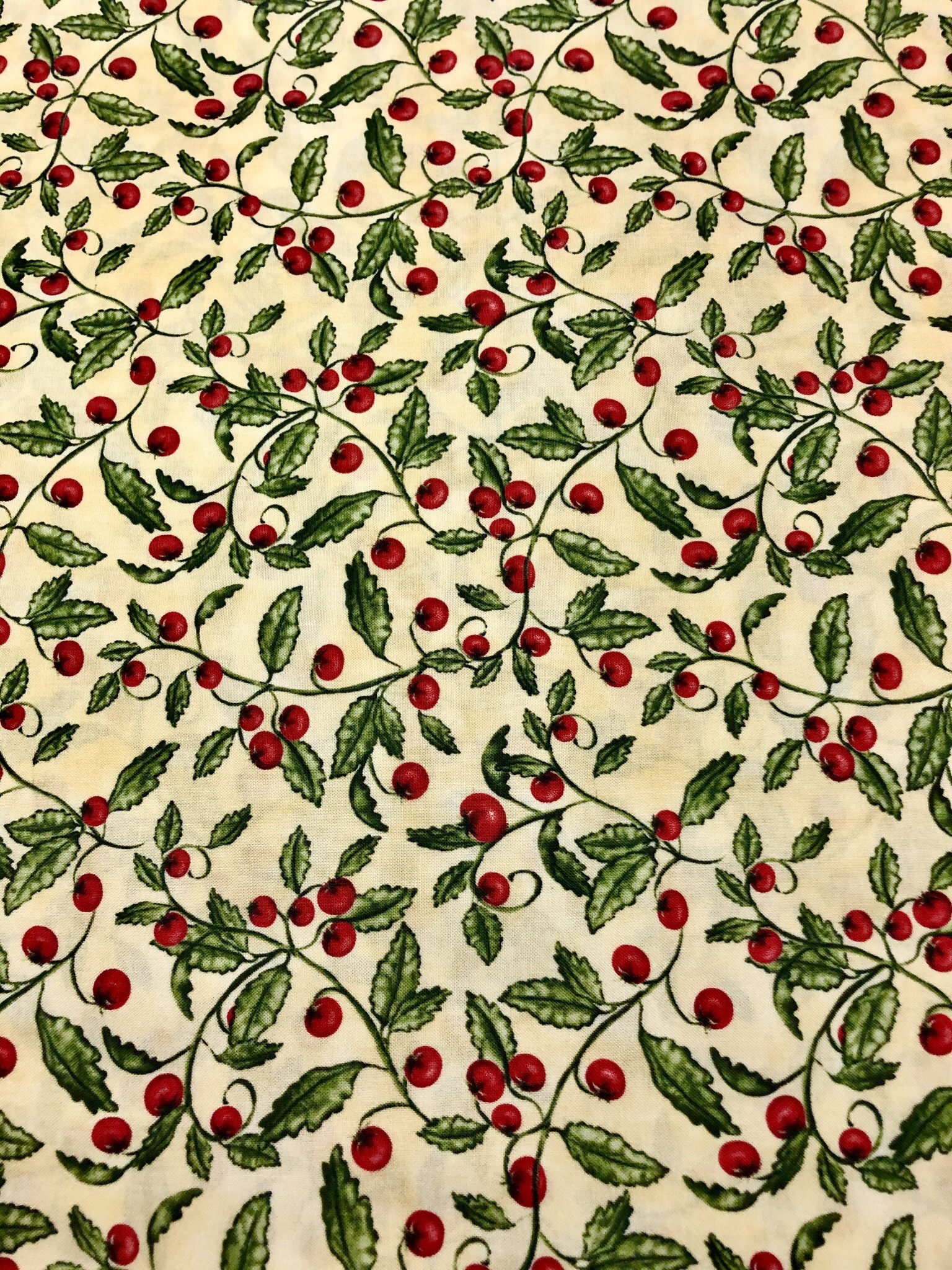 Tomatoes On Yellow - 1/2m Cut 55606