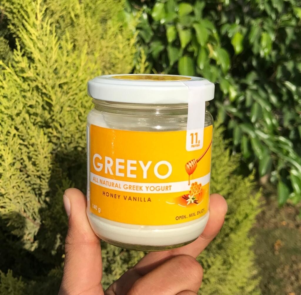 Vanilla honey greek yogurt (140g) زبادي يوناني بالفانيليا والعسل Vanilla honey greek yogurt (140g) زبادي يوناني بالفانيليا والعسل