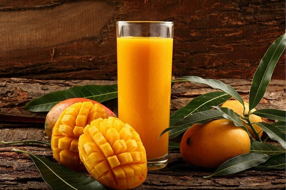 Cold-Pressed Mango Juice (1L) عصير مانجو مضغوط عالبارد Cold-Pressed Mango Juice (1L) عصير مانجو مضغوط عالبارد