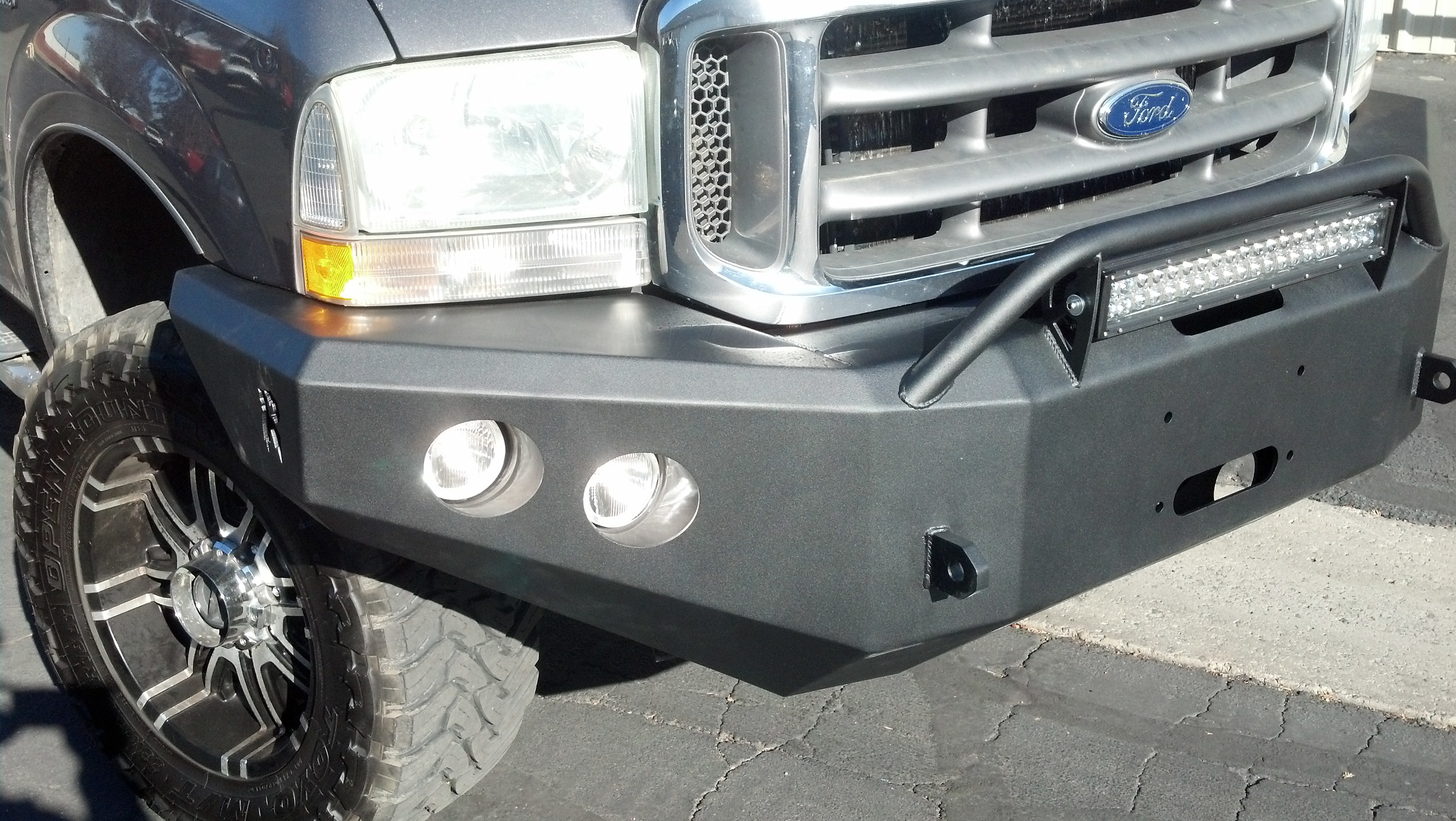 2004 Ford superduty front bumper #1