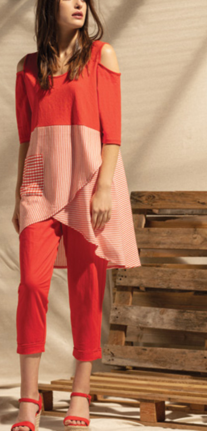 G!oze: Cold Shoulder Swivel Hem Contrast Tunic