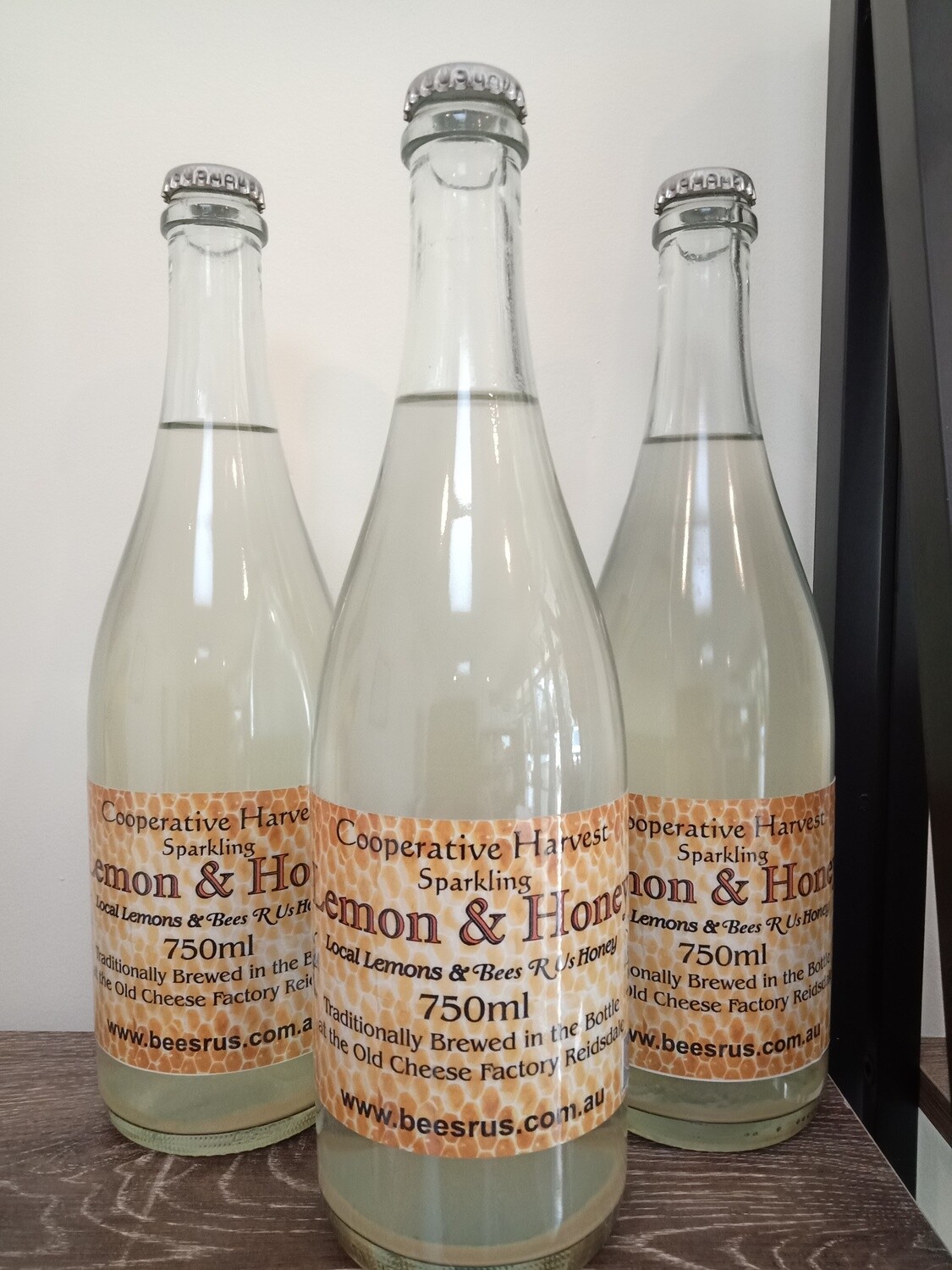 Honey and Lemon Sparkling Drink