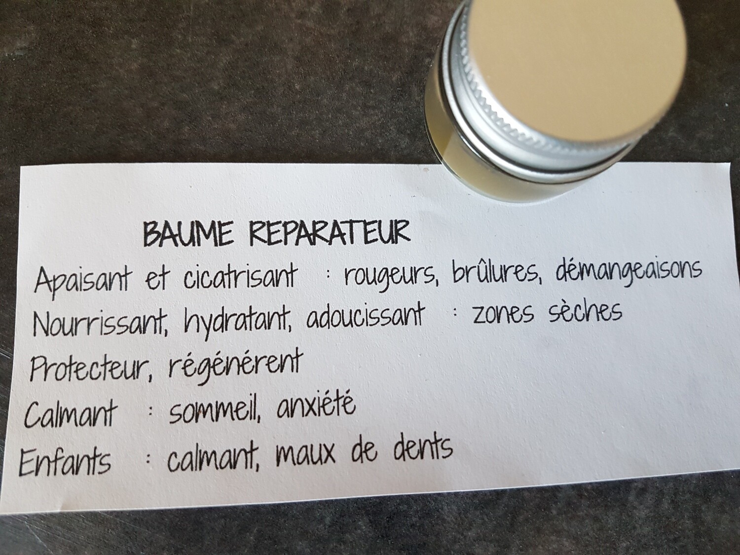 Baume à lèvres artisanal 100% naturel Baume à lèvres artisanal 100% naturel