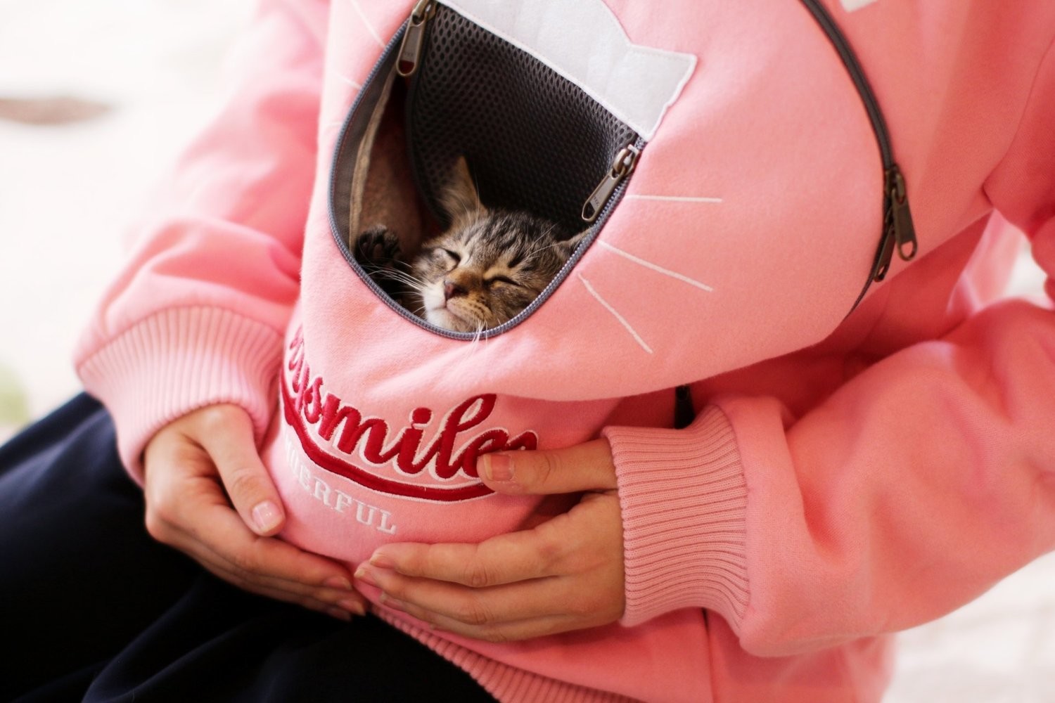 lifestyle cat smile hoodie