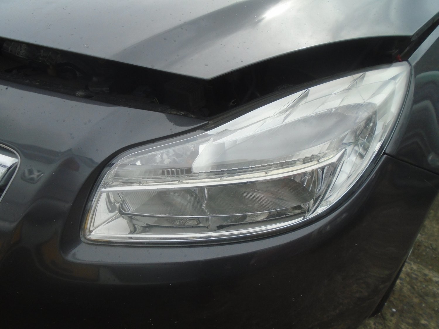 Vauxhall Insignia Passenger Side Headlight 2009...click for info