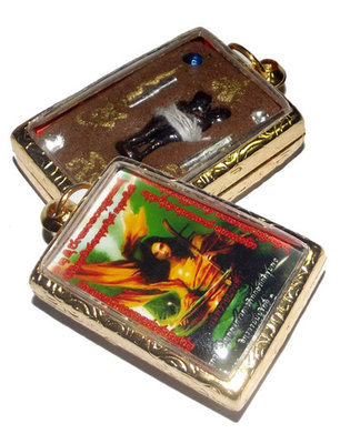 Locket Taep Mae Nang Fa (Mother Fairy Prai Deva) - Ongk Kroo Pim C (2 takrut, 4 Gems with In Koo in Prai Powders) - Pra Ajarn Taep Pongsawadarn 2555 BE Gold Micron case included Locket Taep Mae Nang Fa (Mother Fairy Prai Deva) - Ongk Kroo Pim C (2 takrut, 4 Gems with In Koo in Prai Powders) - Pra Ajarn Taep Pongsawadarn 2555 BE Gold Micron case included
