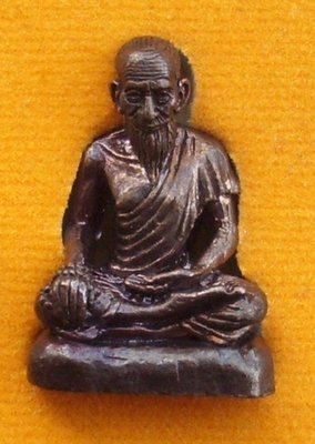 Ruesi Boroma Kroo Chiwok Gomarapaj (Jivaka) Healing Amulet Blessed by Luang Por Jaran (Wat Ampawa) - Nuea Tong Daeng Rom Dam - Hmor Som Hmay Tong Prasert (Doctor Som Hmay) - with or without case Ruesi Boroma Kroo Chiwok Gomarapaj (Jivaka) Healing Amulet Blessed by Luang Por Jaran (Wat Ampawa) - Nuea Tong Daeng Rom Dam - Hmor Som Hmay Tong Prasert (Doctor Som Hmay) - with or without case