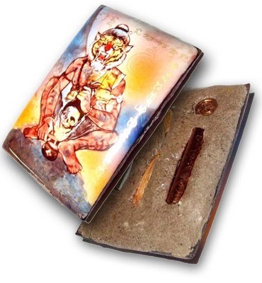 Ruesi Phu Jao Saming Prai Pim C (Special) - Maha Sanaeh Powders, 2 Takrut, Look Namo + Sau Hlong Herb - Bucha Kroo/Sang LP Kong Edition 2555 BE - Pra Ajarn Oe Putto Raksa Ruesi Phu Jao Saming Prai Pim C (Special) - Maha Sanaeh Powders, 2 Takrut, Look Namo + Sau Hlong Herb - Bucha Kroo/Sang LP Kong Edition 2555 BE - Pra Ajarn Oe Putto Raksa