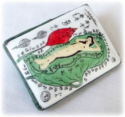 Bua Bang Bai Hlang Mae Yoni ud Ploi Sek Muan Sarn Aathan - Lotus Leaf Deva with Mother Yoni (White Version) - Ajarn Khwan Chai Intra Paet Bua Bang Bai Hlang Mae Yoni ud Ploi Sek Muan Sarn Aathan - Lotus Leaf Deva with Mother Yoni (White Version) - Ajarn Khwan Chai Intra Paet
