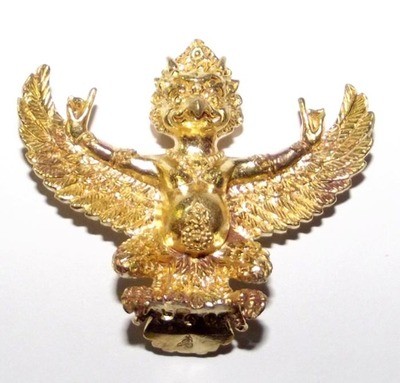 Paya Krut Tibet - Hmeun Larn Riak Sap Rap Choke - Nuea Chanuan Krut Tibet Boran (Ancient Tibetan Garuda Metal) - Jao Sua Nirandtarai Edition 2555 BE - Pra Ajarn Daeng Opaso Paya Krut Tibet - Hmeun Larn Riak Sap Rap Choke - Nuea Chanuan Krut Tibet Boran (Ancient Tibetan Garuda Metal) - Jao Sua Nirandtarai Edition 2555 BE - Pra Ajarn Daeng Opaso