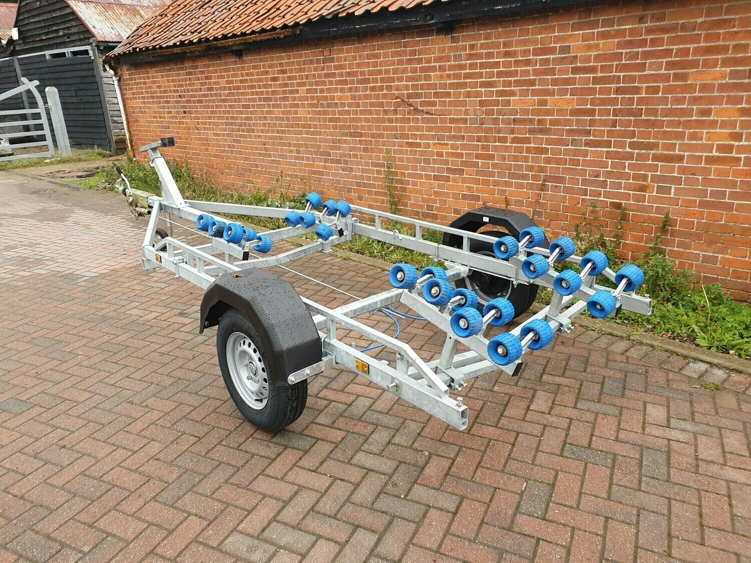 Used single axle twin rail 1300 Kg boat trailer