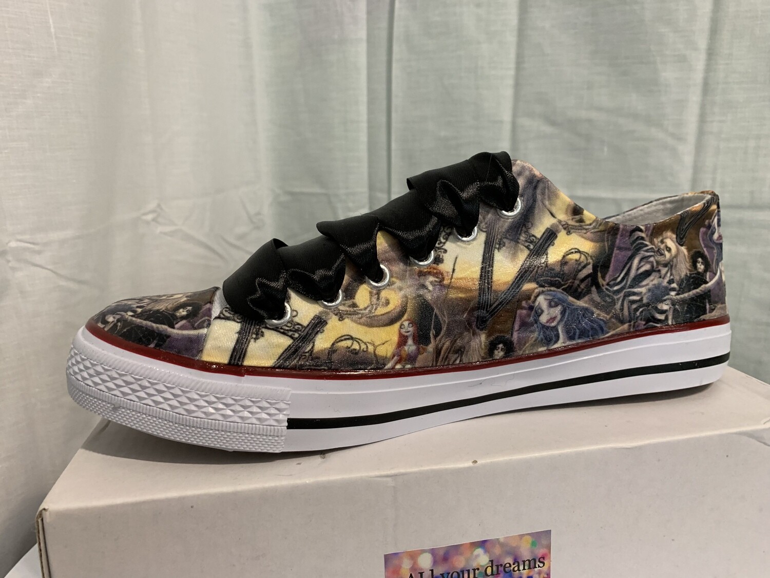 mens black and gold trainers