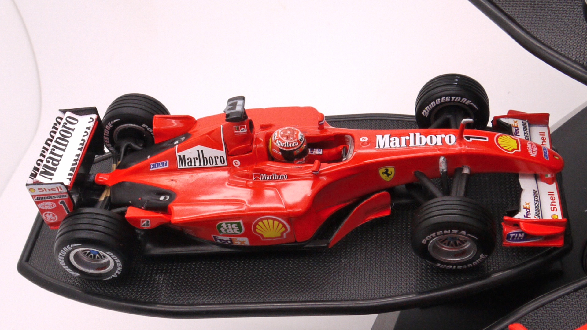 set hot ferrari wheels world wheels Hot 2004 title 1 Ferrari set Marlboro 2000 M.Schumacher set hot ferrari wheels world wheels Hot 2004 title 1 Ferrari set Marlboro 2000 M.Schumacher