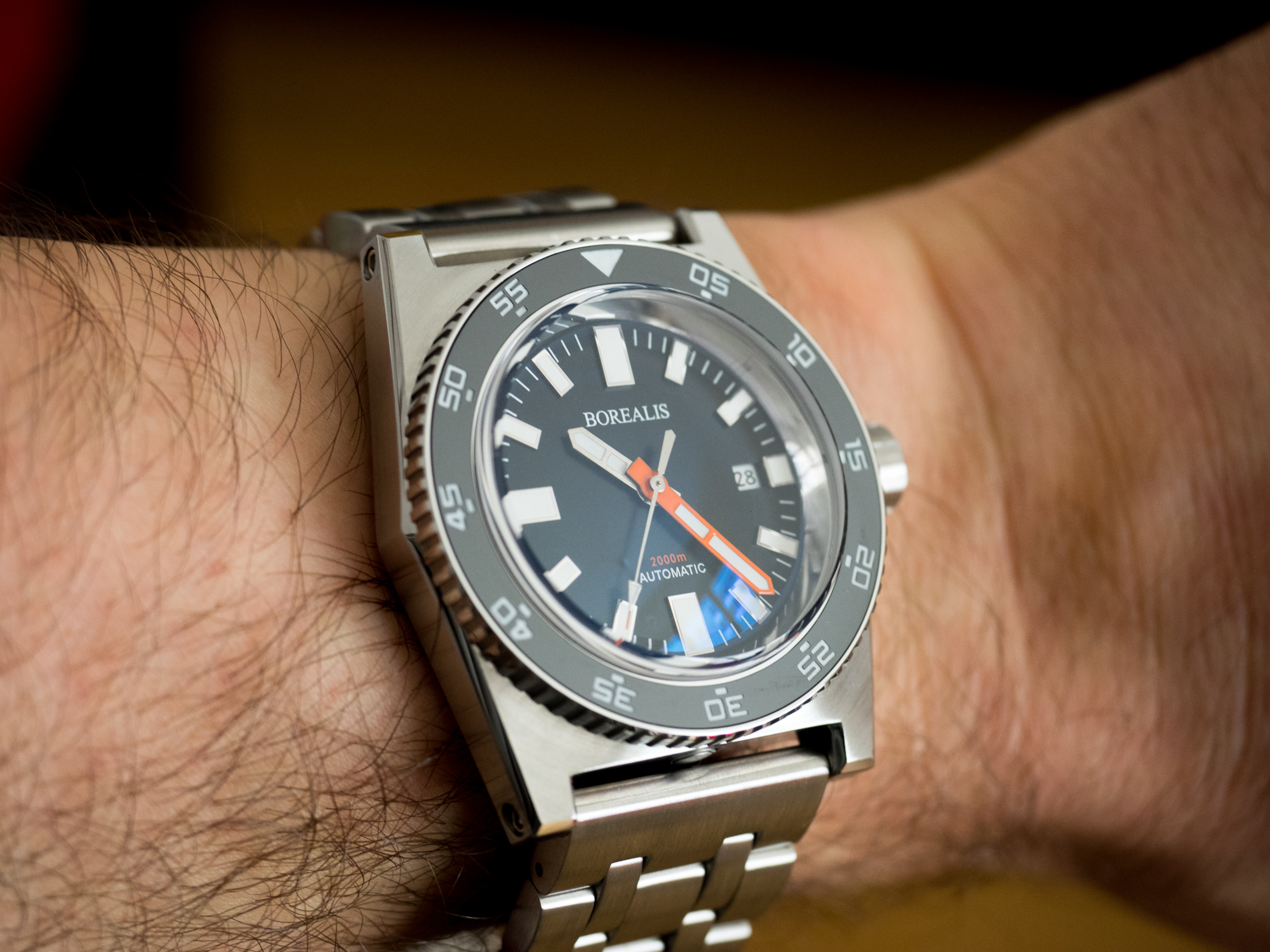 Deep Diving Watches without External Bezel?