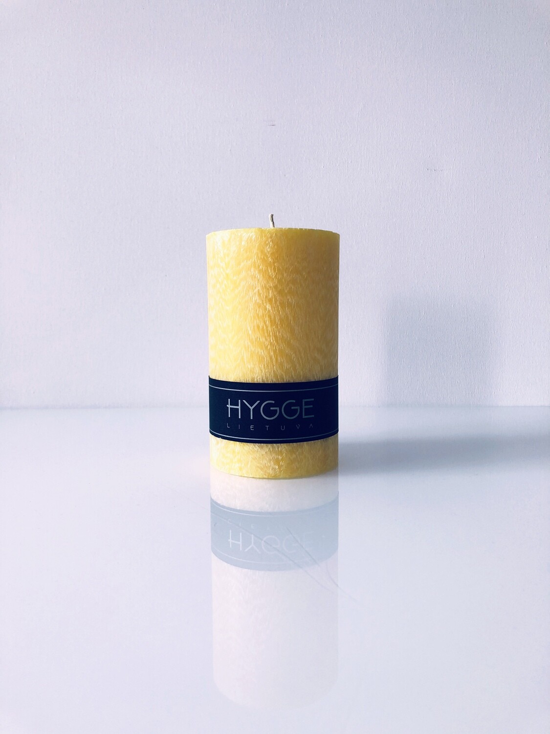 HYGGE geltona kvepianti žvakė HYGGE geltona kvepianti žvakė