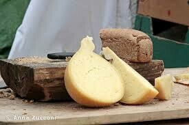 Caciocavallo podolico stagionato massimo 60 giorni - 1 kg Caciocavallo podolico stagionato massimo 60 giorni - 1 kg