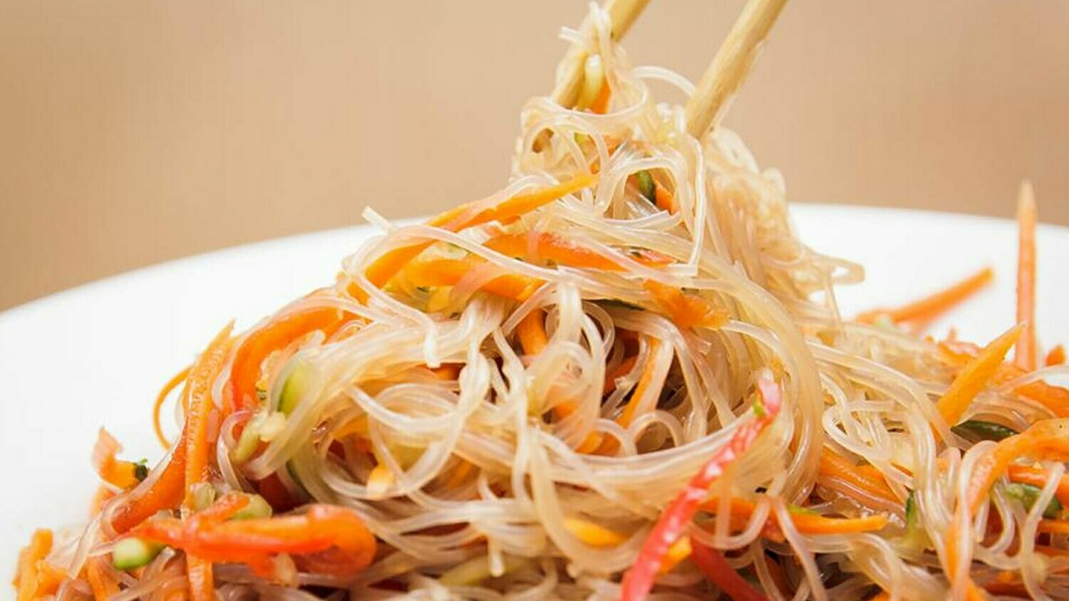 Салат с фунчозой Салат с фунчозой