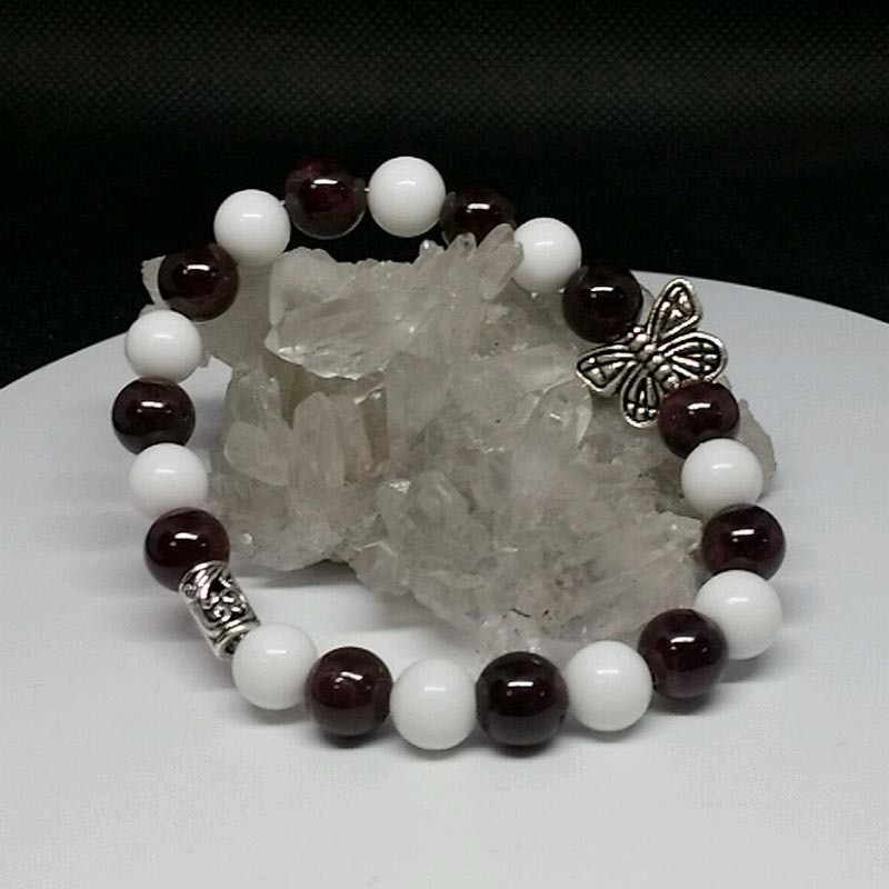 Tridacna and Garnet Tridacna and Garnet