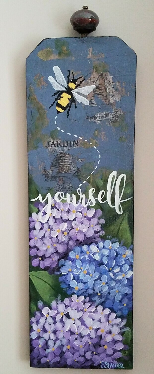 Bee Yourself Wallhanging | Finely Finished by Sandra Staiger Bee Yourself Wallhanging | Finely Finished by Sandra Staiger