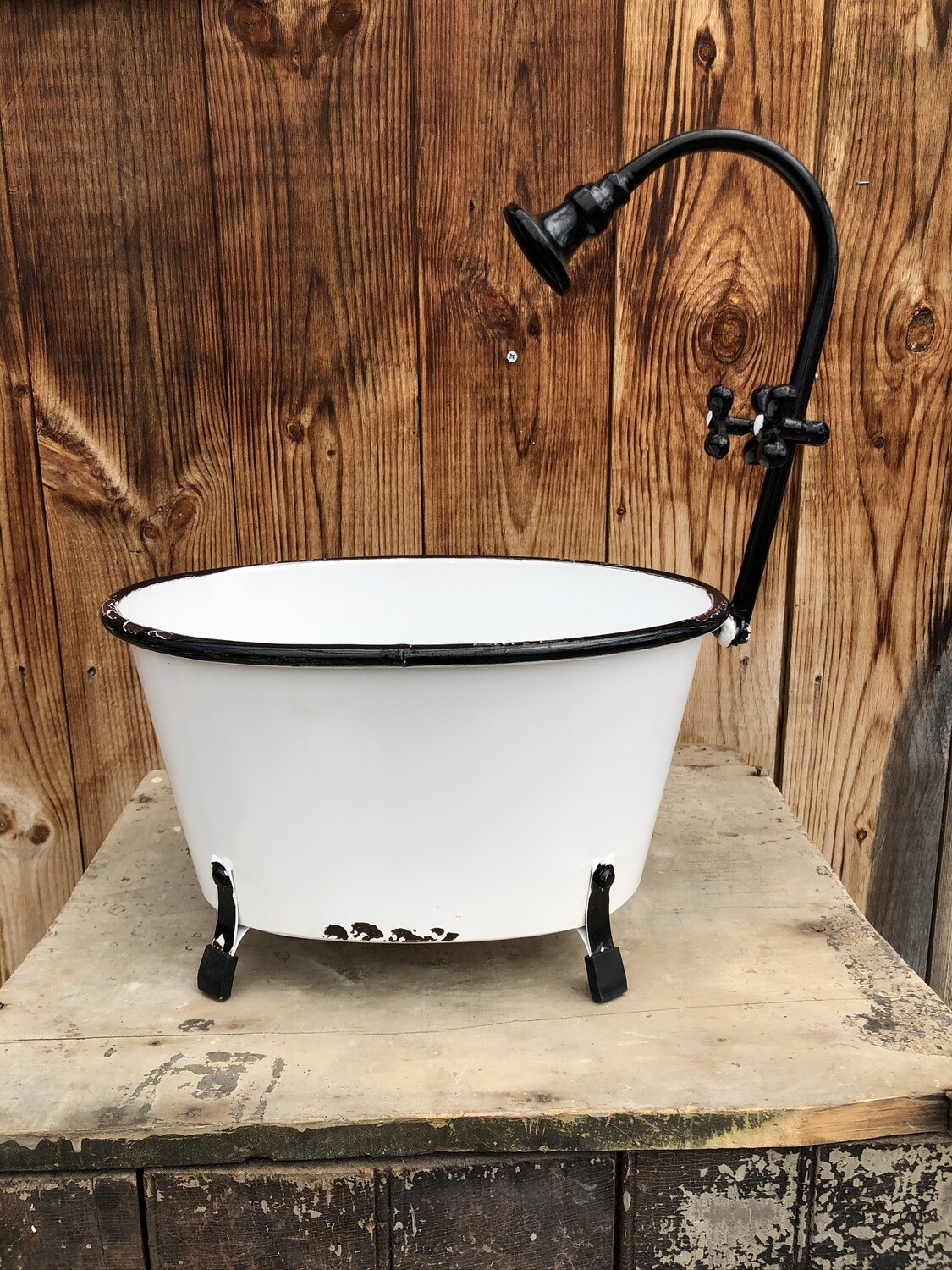 Garden Decor | Medium Enamel Bathtub Planter Garden Decor | Medium Enamel Bathtub Planter