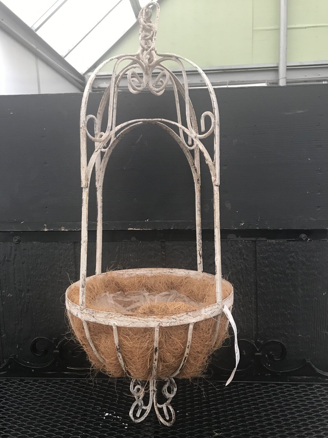 Iron Scroll Hanging Basket Iron Scroll Hanging Basket