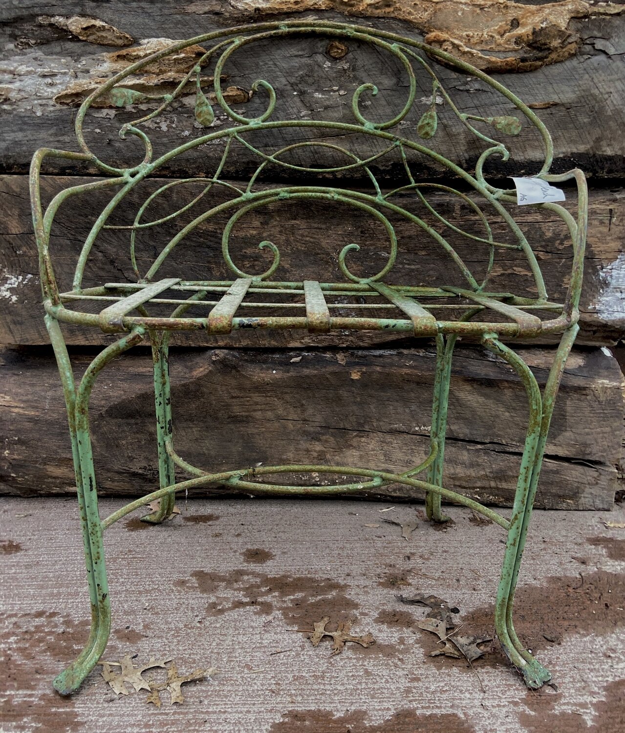 Acid WASH KIDNEY BENCH W/ LEAVES Acid WASH KIDNEY BENCH W/ LEAVES