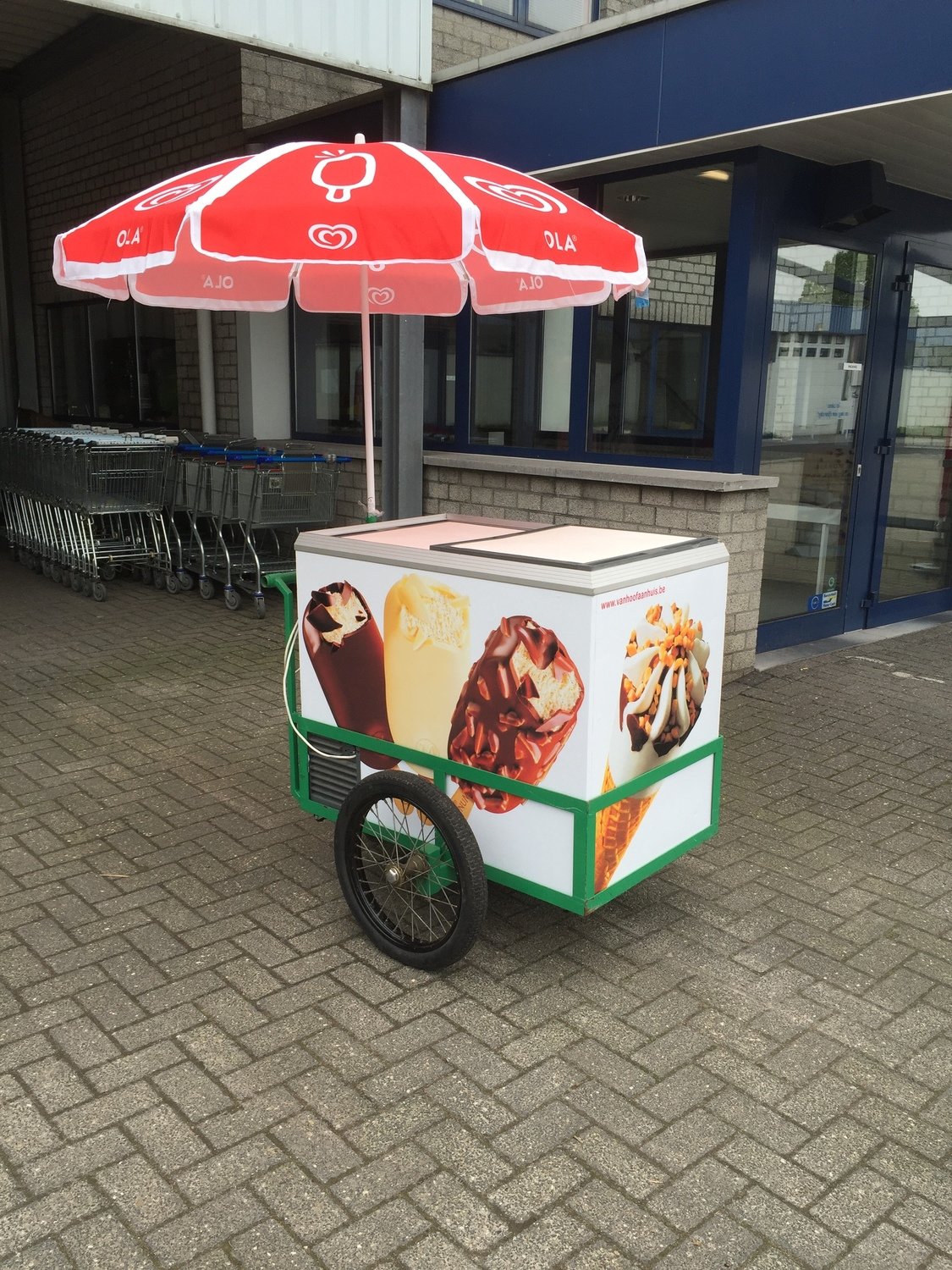 IJskarretje in BRUIKLEEN vraag het ons IJskarretje in BRUIKLEEN vraag het ons