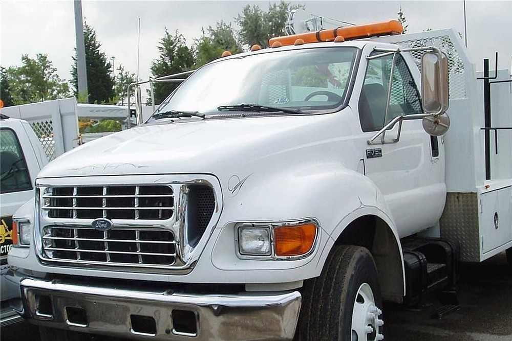 2001 Ford f650 chrome grill