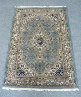 Indian Chakhari Rug Lt Blue/Cream Indian Chakhari Rug Lt Blue/Cream