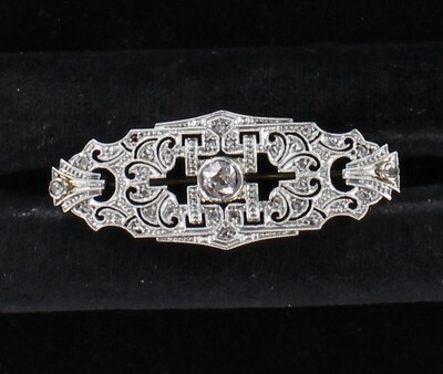 18KT/T DIAMOND FILAGREE PIN CIRCA 1920 18KT/T DIAMOND FILAGREE PIN CIRCA 1920